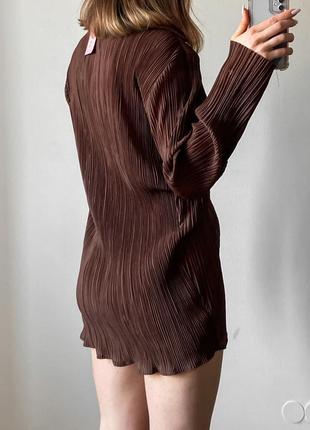Гофрированное платье мини шоколадного цвета6 фото