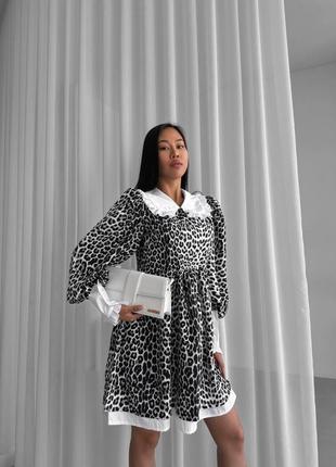 Трендовое женское платье в леопардовом принте и с воротничком4 фото