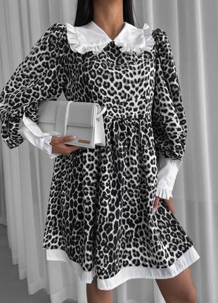 Трендовое женское платье в леопардовом принте и с воротничком3 фото