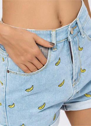 Шорты джинсовые с вышивкой бананы