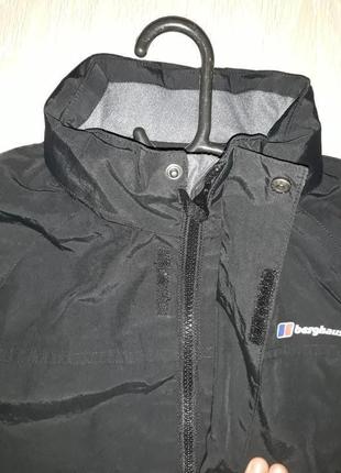 Чорна вітровка, штурмовка berghaus 9-10 років5 фото