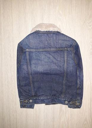 Утеплена джинсова курточка, шерпа gap на 6 років6 фото