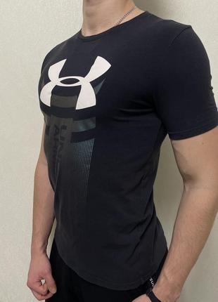 Стильна футболка андер армор under armour, розмір yxl (фактично m), оригінал3 фото