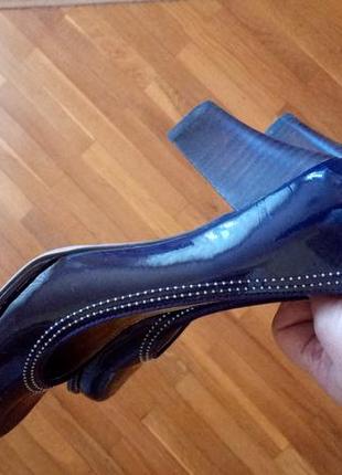 Нові шкіряні зручні шузи на сeрeдньому каблуку  сeрeдня/широка ніжка 39,5р.3 фото