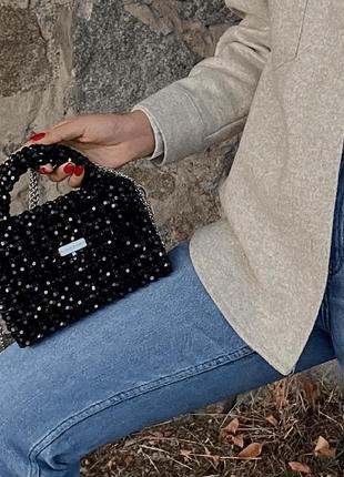 Женская сумка из бусин черного цвета с подкладкой