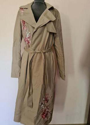 Тренч з вишивкою на запах