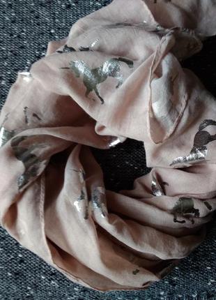 Легкий пудровий шарф із єдинорогами3 фото