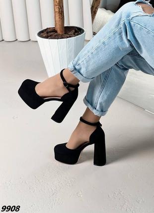 Женские туфли на высоком и устойчивом каблуке с ремешком1 фото