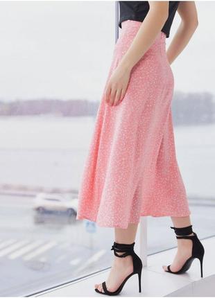 Штапельная юбка-миди в цветочный узор 36704 фото