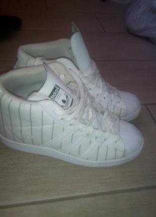 Кроссовки adidas