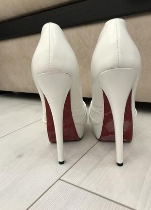 Кожаные туфли christian louboutin4 фото