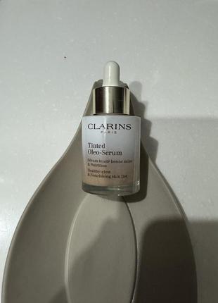 Тональна основа clarins1 фото