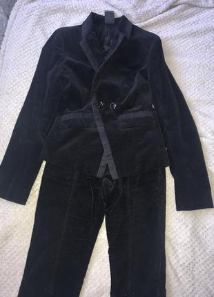 Костюм