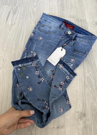 Крутые джинсы с вышивкой lezalez8 фото