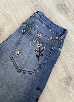 Крутые джинсы с вышивкой lezalez9 фото
