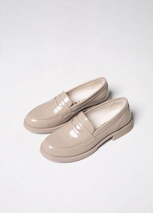 Кожаные лаковые бежевые женские туфли,р-ры 36-412 фото