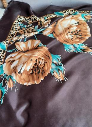 Очень красивый платок известного бренда prada3 фото
