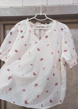 Легкая, нежная, с вышивкой,фирменная,100%коттон блузка белая1 фото