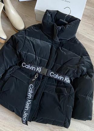 Дуже стильний зимовий пуховик calvin klein. оригінал!5 фото