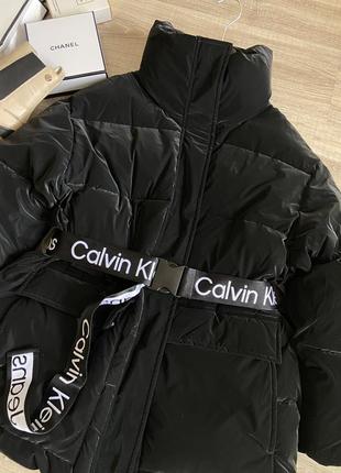 Дуже стильний зимовий пуховик calvin klein. оригінал!2 фото