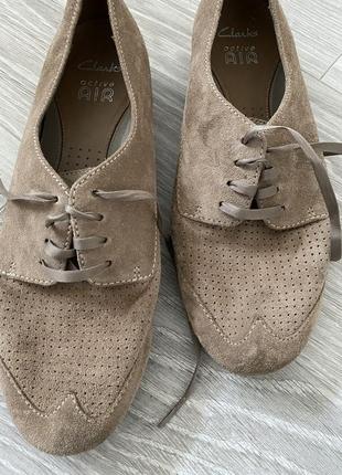 Замшеві туфлі мокасини clarks