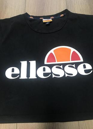 Укороченна футболка від ellesse