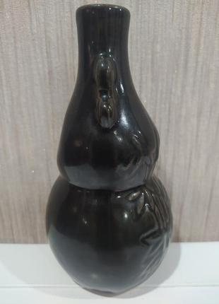 Бутылочка керамическая из под соуса.2 фото