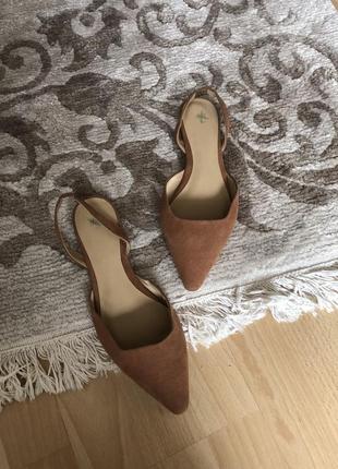 Балетки туфлі коричневого кольору1 фото