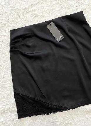 Атласная мини-юбка с кружевной вставкой ⭐️ новая с бумажной биркой6 фото