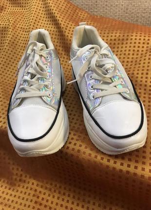 Кроссовки на платформе 41