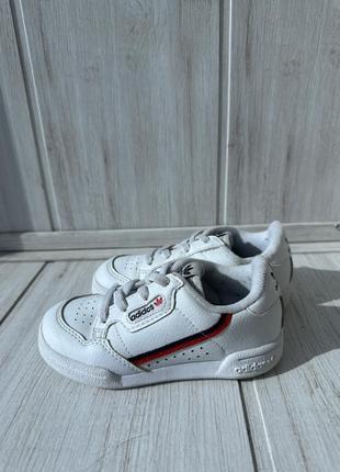 Кросівки adidas.25