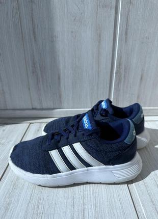 Кроссовки adidas.30