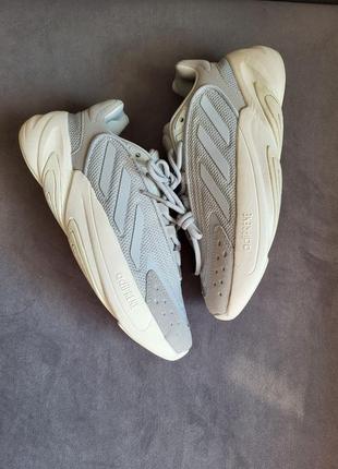 Adidas ozelia grey