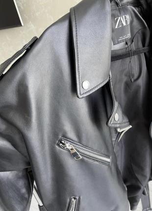 Косуха zara оригінал жіноча куртка подовжена довга оверсайз авіатор під шкіру шкіряна кожанка зара брендова чорна з ременем акція дешево трендова5 фото