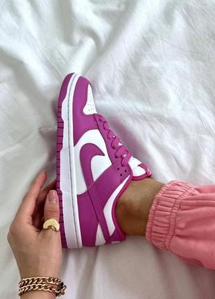 Жіночі рожеві кросівки nike sb dunk fuschia8 фото