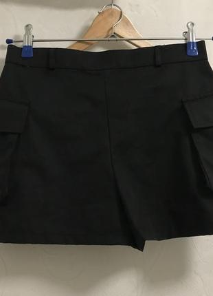 Женские черные шорты с карманами3 фото