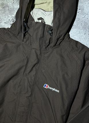 Коричнева куртка berghaus3 фото