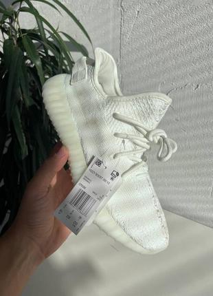 Жіночі білі кросівки yeezy boost 350 v2 white уцінка7 фото