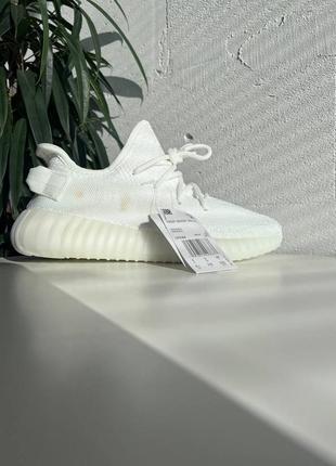 Жіночі білі кросівки yeezy boost 350 v2 white уцінка9 фото