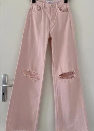 Джинсы деним модные стильные тренд стрейч весенние пудровые розовые с разрезами на коленях дырки zara7 фото