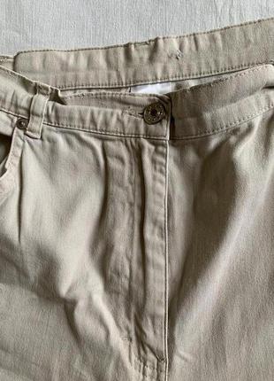 Бежевые прямые укороченные брюки из натурального хлопка (размер 16/44)2 фото