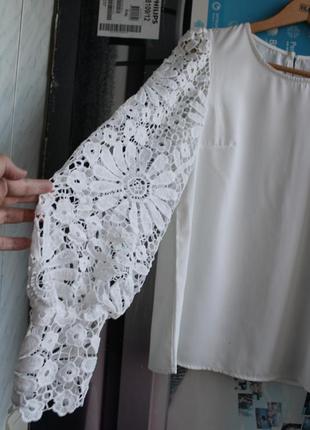 Белоснежная блуза с роскошными кружевными рукавами4 фото
