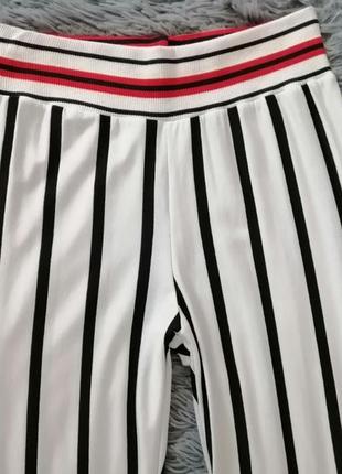 Мега стильний смугастий трикотажний костюм діснеєвськими мультяшками3 фото