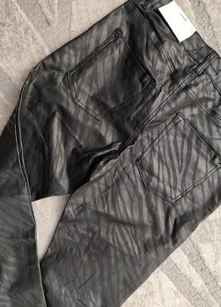 Фирменные принтовые штаны под матовую кожу dorothy perkins р.м/l5 фото