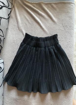 Чёрная юбка плиссе zara xs3 фото