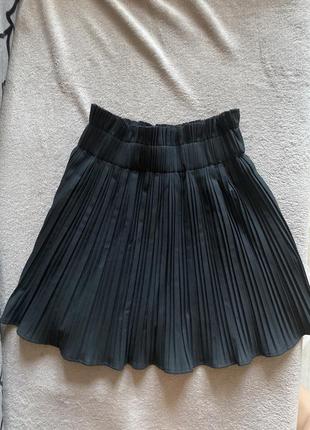 Чёрная юбка плиссе zara xs4 фото