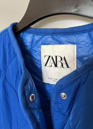 Стьобана куртка zara кольору електрик 0518/2483 фото