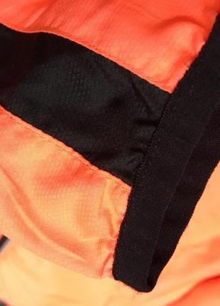 Тонкая куртка для бега ttl x - sweden ярко-коралового цвета с черным8 фото