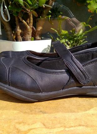 Clarks wide best sale