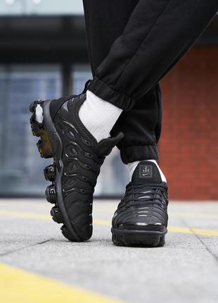 Мужские кроссовки nike air vapormax plus'triple black6 фото